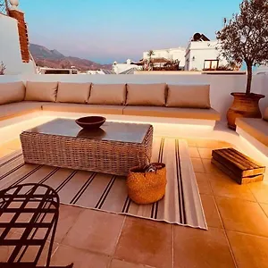 https://hostal-plaza-cantarero.hotelsinnerja.org